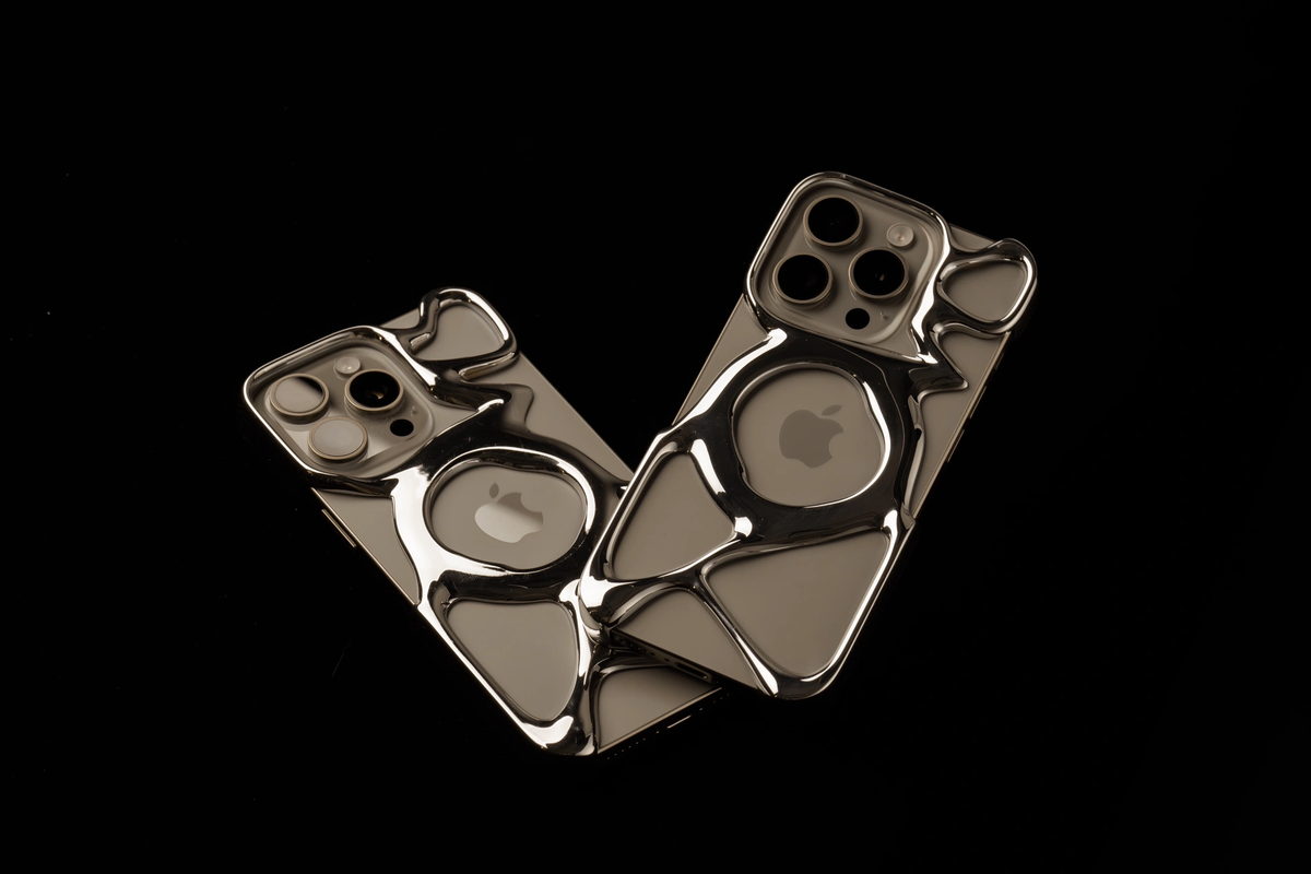 XTREMEDEALS Hollow Metal Magnetic Protective Cover